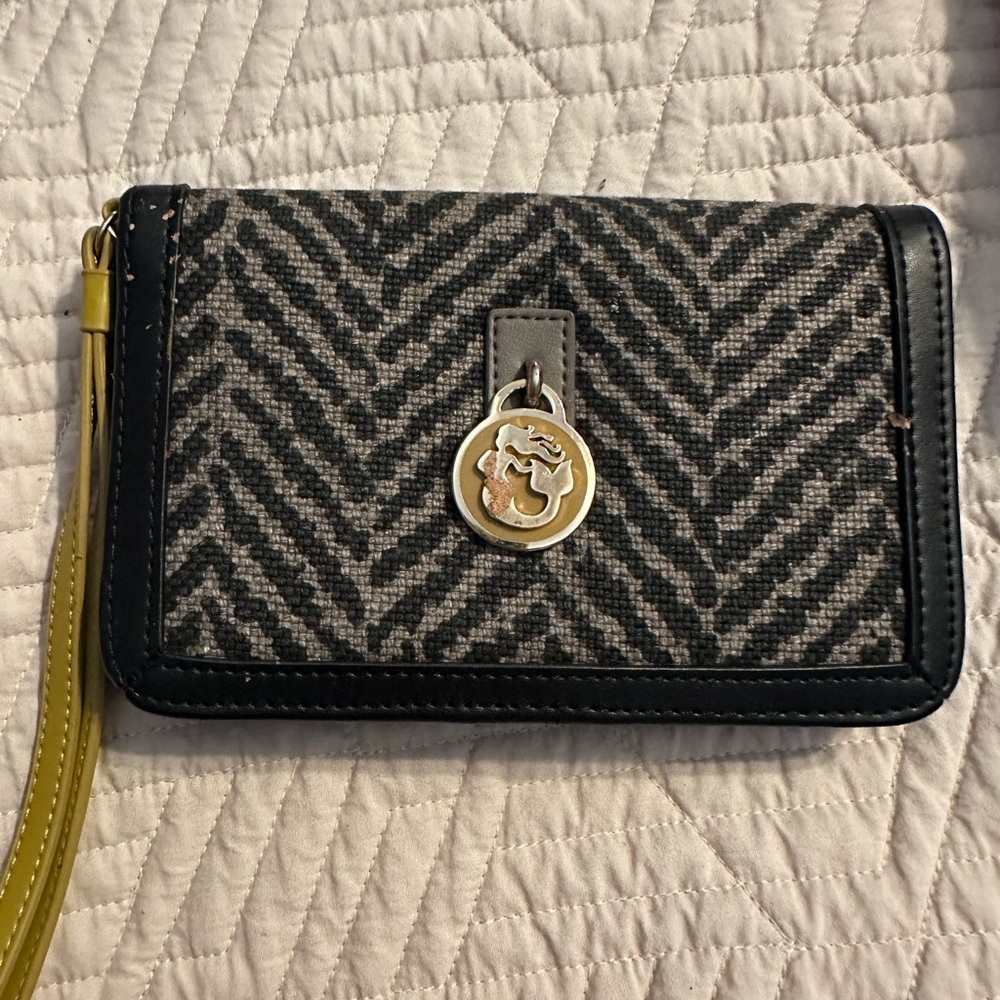 Spartina 449 Black and Gray Chevron Clutch